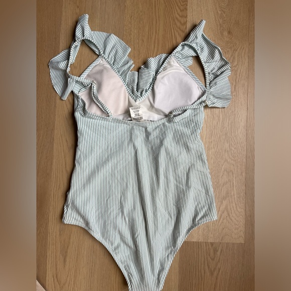 Jessica Simpson Blue Ruffle One Piece Swimsuit LARGE - Picture 3 of 7